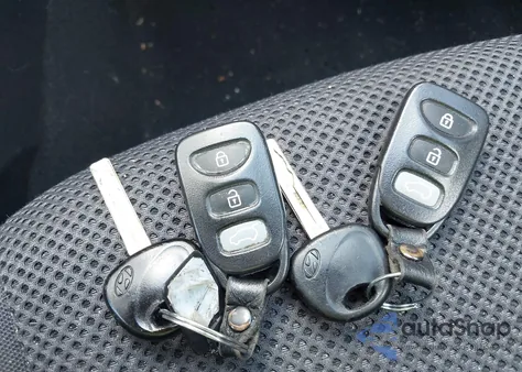 2011 Hyundai Elantra Touring Gls from USA, damaged, VIN KMHDC8AE4BU111255